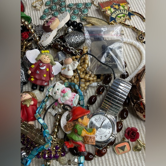 Estate Vintage Jewelry Lot – Mixed Pieces – Untested Watches - Picture 7 of 10